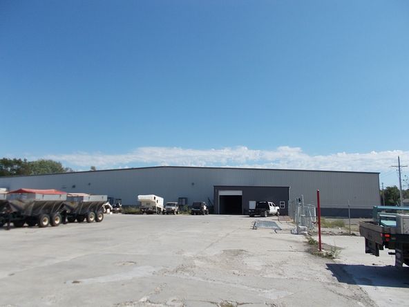 975 W Jackson St, Marshall, MO 65340
